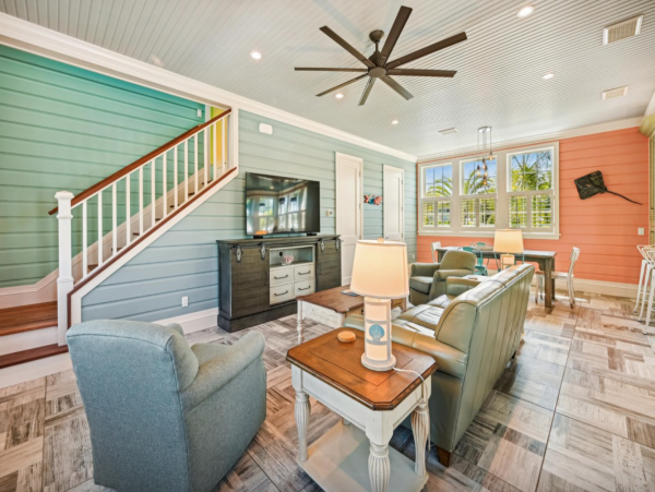 Duplex off Gulf Drive and 76th within walking distance to the beach